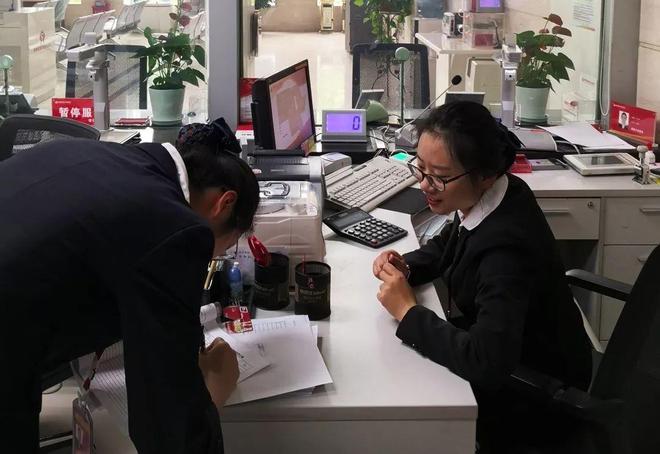 投资者遇到银证转账失败现象 多家银行柜台现场处理情况揭秘