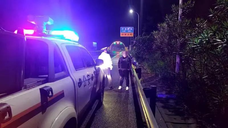 女孩深夜翻阳台被陌生白车接走 家人历时八天终于找到她时隔300公里的惊险归来