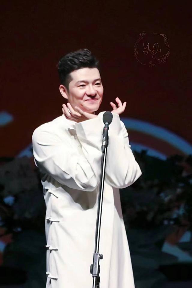 如何看待德云社的谢金在相声界中的影响与表现分析