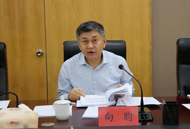 贵州省供销社前党组书记向昀因涉嫌严重违纪违法被依法逮捕引发关注