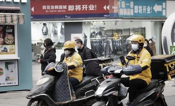 重庆大学生外卖遇假宣传吃亏索赔成功获500元揭示外卖消费潜规则