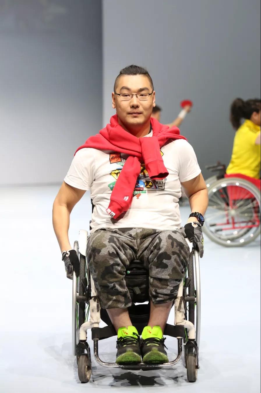 勇敢追梦的无畏英雄轮椅人士如何创造非凡人生与激情旅程
