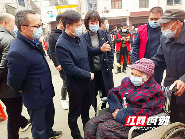 爱心不息 八年如一日邵东郑佰平坚守重阳敬老精神传递温暖与关怀
