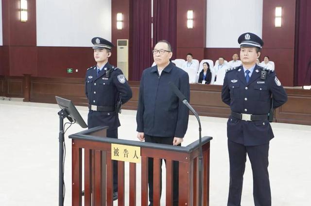 西藏自治区政协原副主席姜杰因受贿超两亿被判死缓 司法严惩贪腐行为引关注