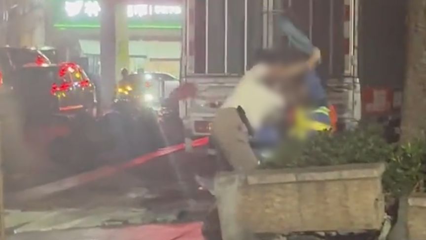 广州警方公布深夜女子袭击环卫工事件详细情况社会各界震惊反响强烈
