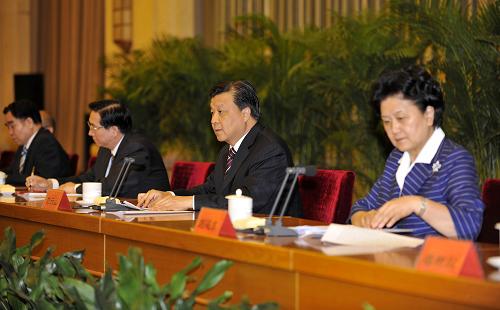 中共中央部门新任领导首现65后代表推动年轻化人事变革引关注