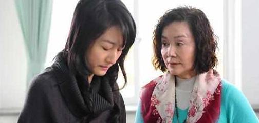 当爱情遇上亲情妈妈的好友之子竟成了我心中的那道光