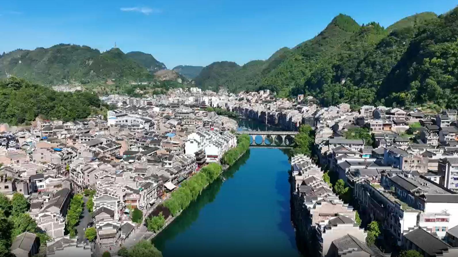 贵州镇远国庆假期旅游热潮再度迸发流量回归留量重释旅游活力新风貌