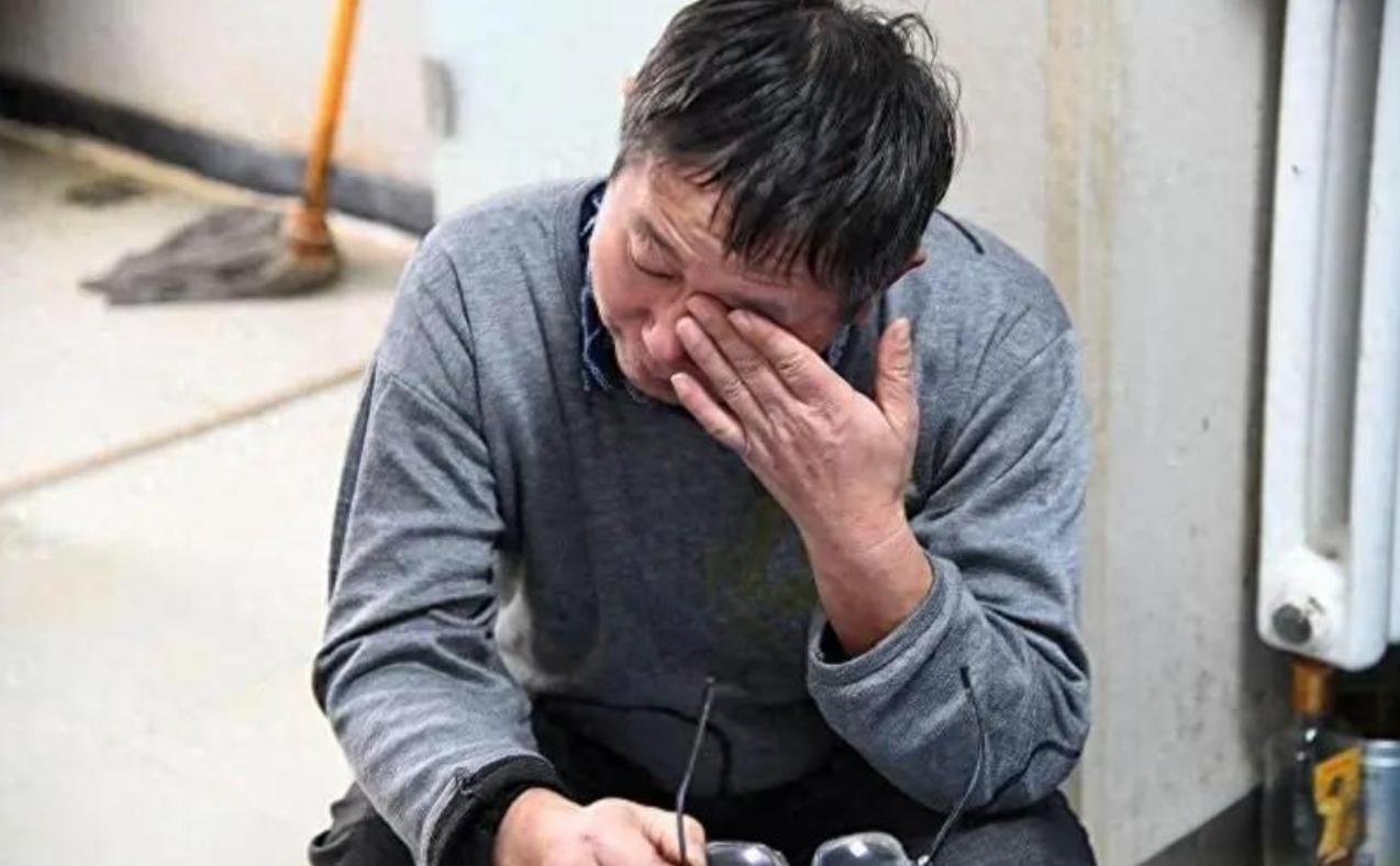 当中年夫妻面临卖房困境这背后的故事让人心酸不已