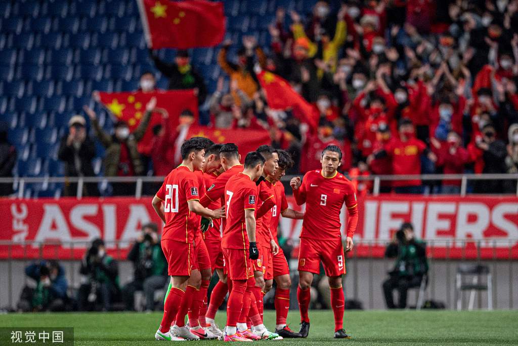 国足在世预赛首回合与澳大利亚战成平局 上半场精彩回顾与分析