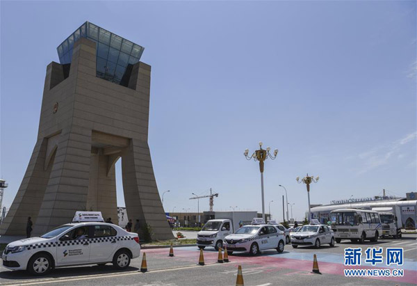 中哈霍尔果斯国际边境合作中心助力旅客通关速度创新高平均仅需五秒完成通关手续