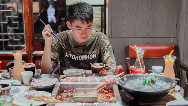 独自探味一个美食家漫步城市味蕾的孤独旅程