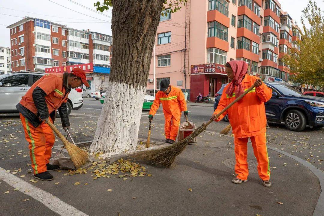 见证六十年城市变迁的三代环卫人如何塑造身边的美丽家园