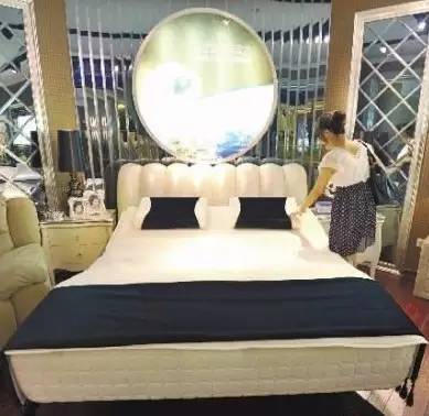 郑州严查天价床垫商家 三家不法门店被责令停业整顿以保护消费者权益