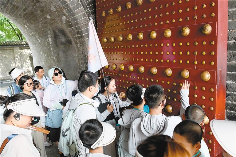 文化中国行探索古城墙新魅力体验多彩文化传播的独特韵味与活力