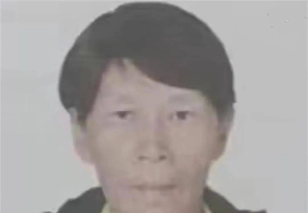 杨妞花深情回忆余华英拐卖案件重审瞬间提到家庭时她忍不住流下泪水