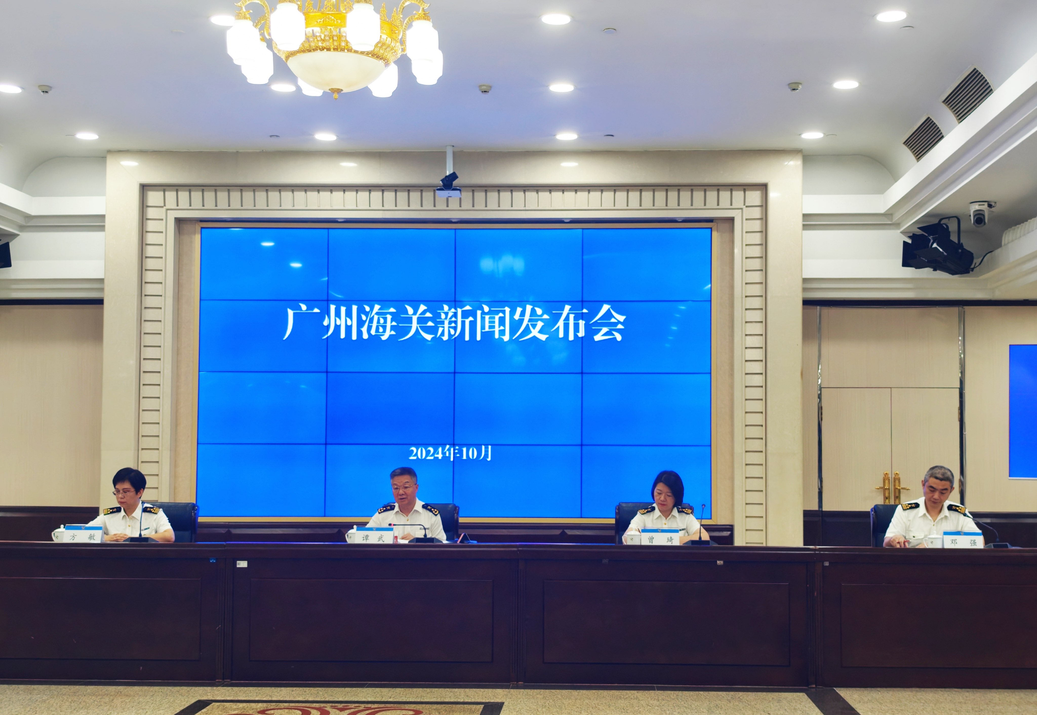 广州海关推出多项创新服务举措 助力广交会顺利进行提升贸易便利化体验