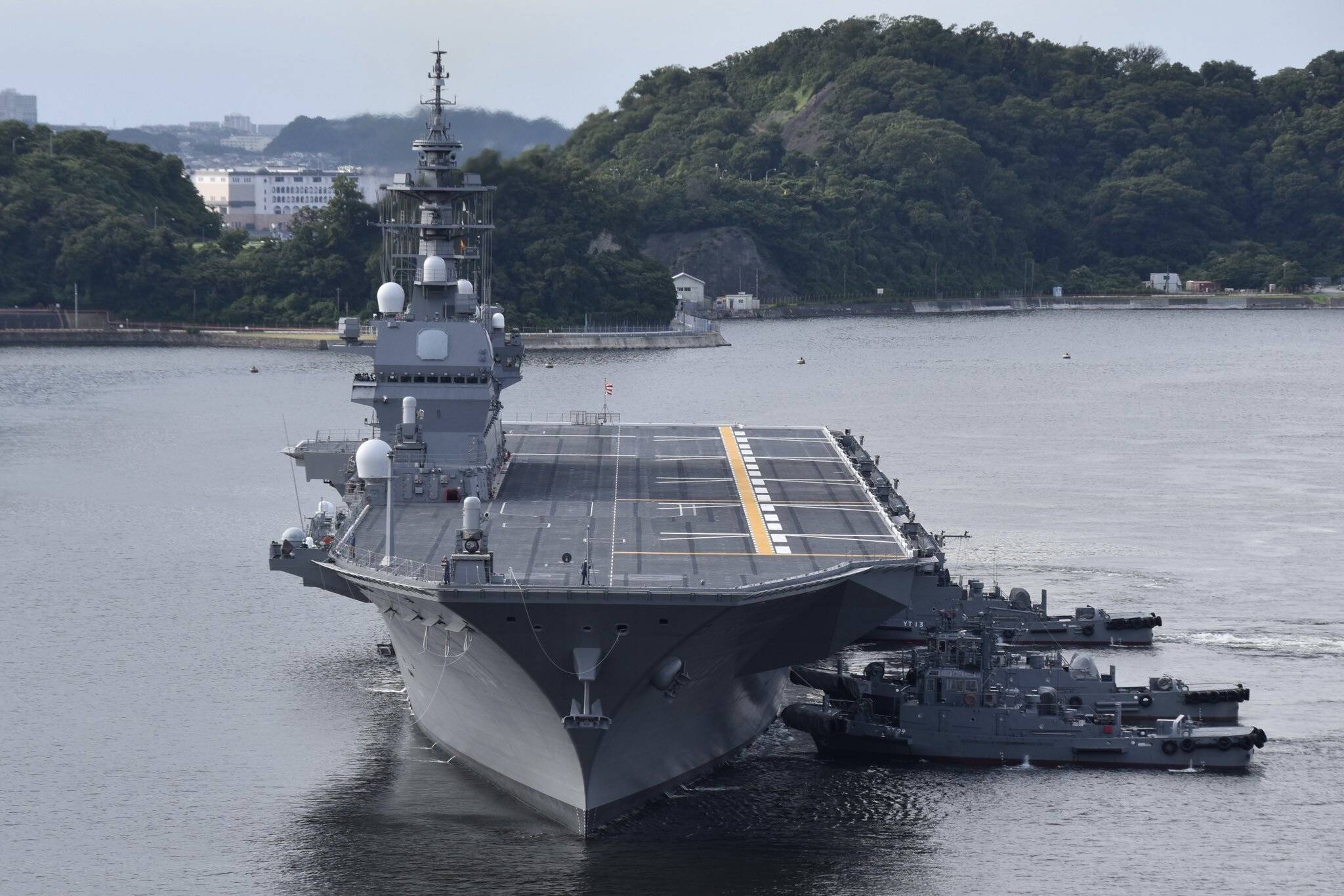 日本改装航母加贺号顺利到达美国舰载机飞行测试正式开启引发期待与关注