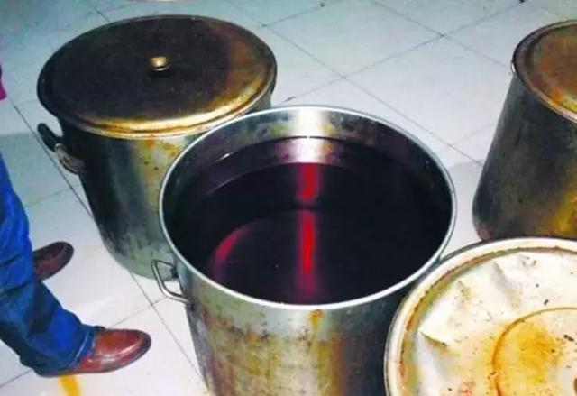 1200元的网红巨桶零食究竟隐藏了哪些惊人内幕？小作坊的原料来源让人震惊！