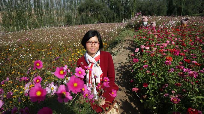 追寻梦想的脚步在田间绽放如花香四溢的王慧迎之旅