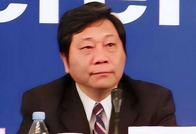 财政部前副部长秘书因受贿六十万被判刑两年 其助房地产老板之子考大学引发关注