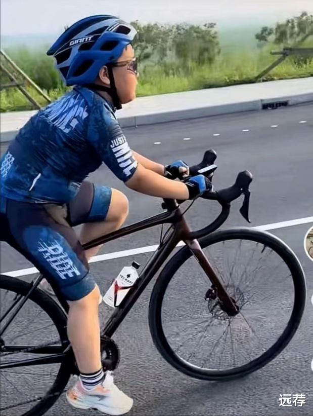 骑行少年不幸离世司机承担责任获家属谅解引发社会热议