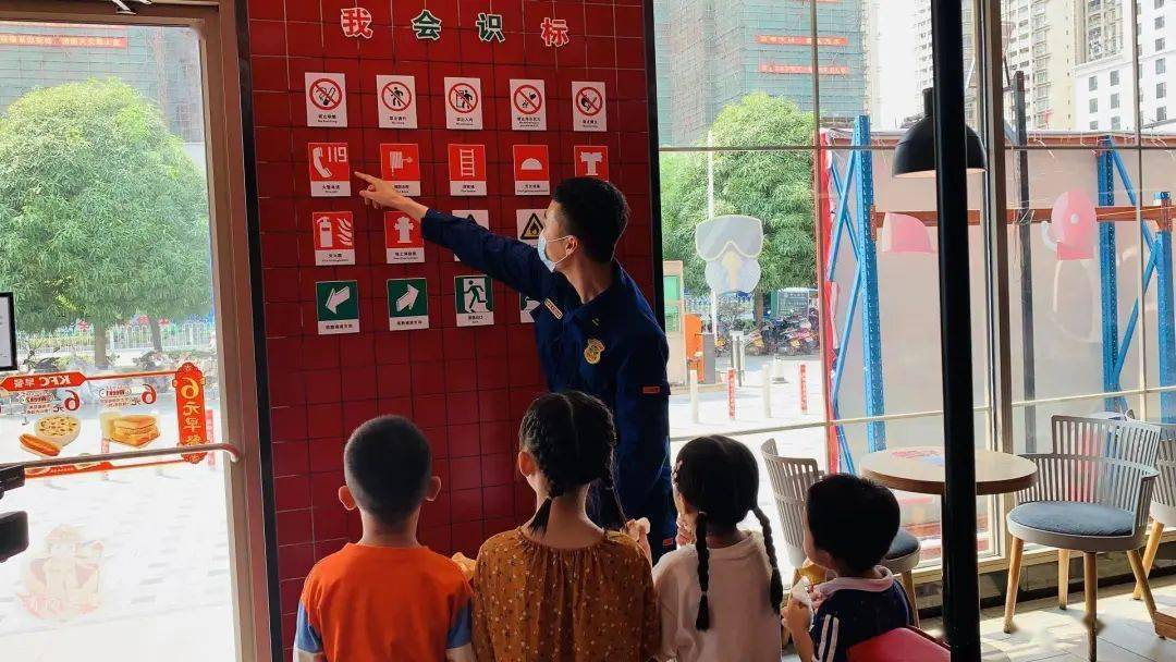 深圳大鹏新区首度推出创意应急主题餐厅引发市民热烈关注与体验