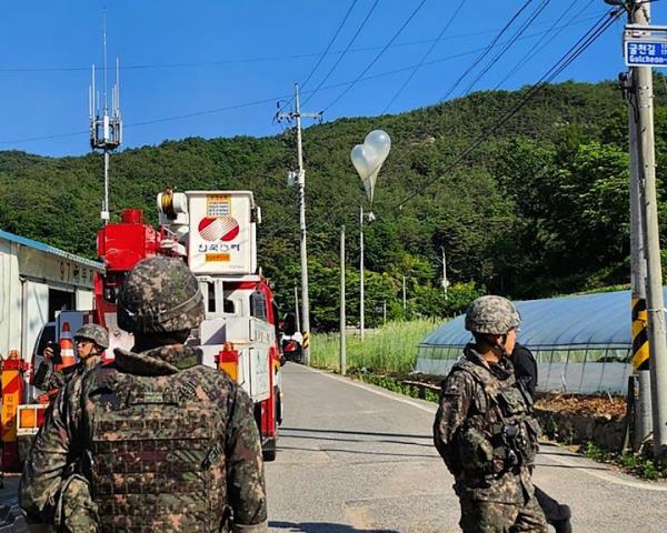 韩军回应朝鲜封锁道路连接称此举将导致更深程度的国际孤立和区域紧张局势加剧