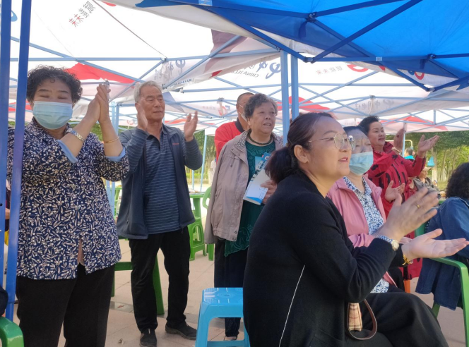 习近平总书记关注老年生活幸福展现国家关怀与社会责任