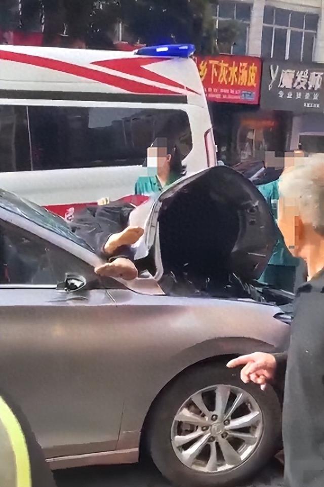 景德镇车祸家属披露对方曾试图以金钱解决争议引发公众关注