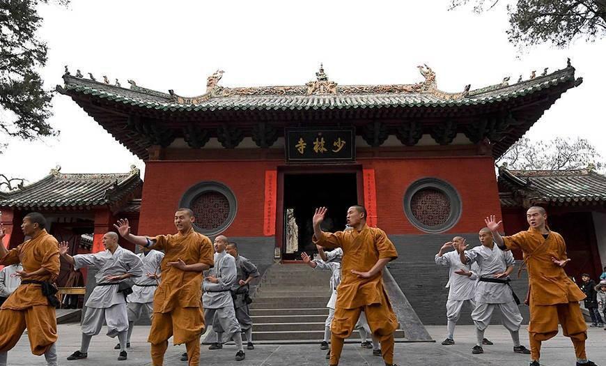 女子婚内出轨与武僧密切接触少林寺发布官方回应引发热议