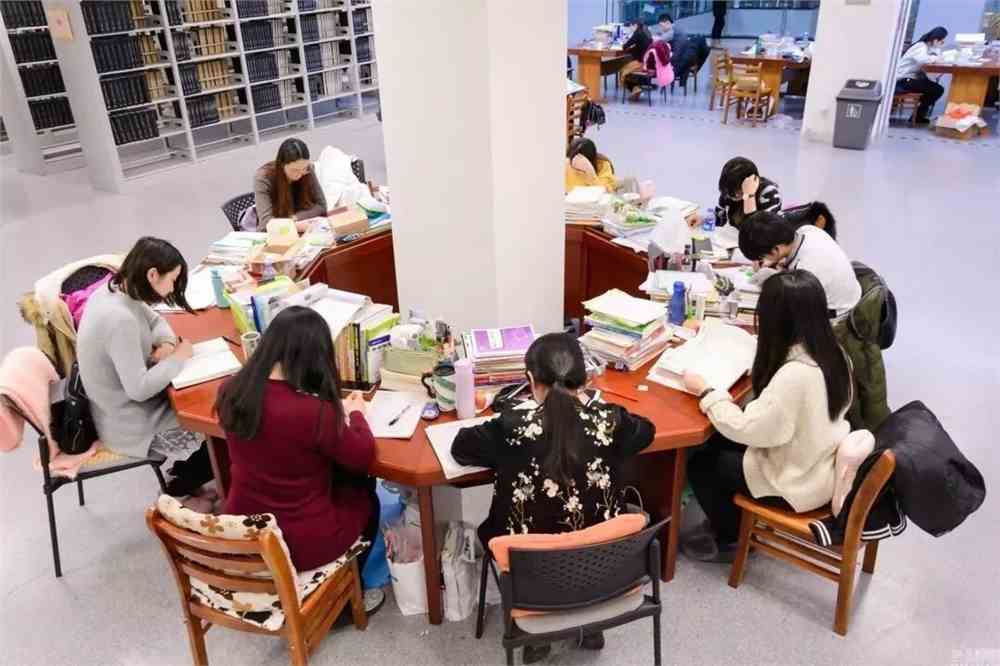 如何巧妙地与舍友沟通一起去图书馆的计划避免尴尬和误解