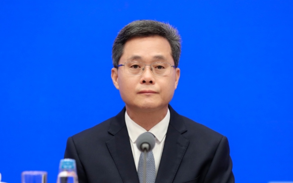 财政部主要领导齐聚发布会 重要信息频出引发广泛关注与讨论